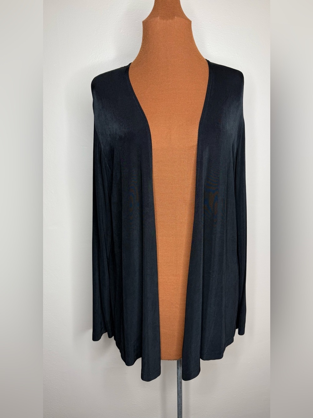 Chico’s Travelers Black Open-Front Slinky Cardigan Sweater Size 2 (Large)